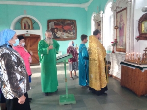 Воскресная Божественная Литургия в храме Живоначальной Троицы ст. Клетской.