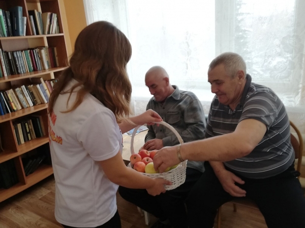 Поздравительная акция для пожилых людей «Свет Рождества»