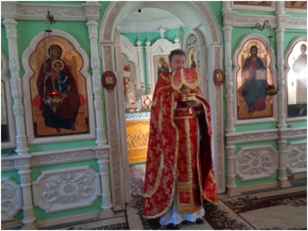 Божественная Литургия в храме Живоначальной Троицы ст. Клетской