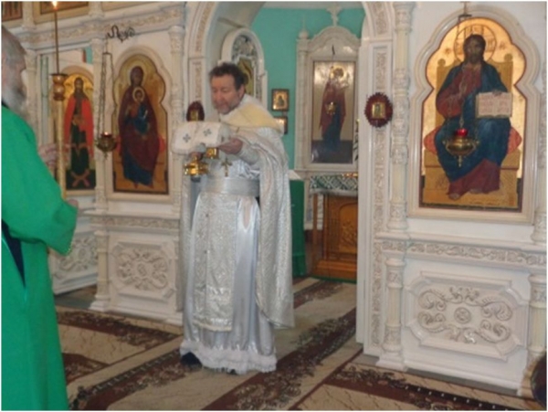 В навечерие Богоявления благочинный Клетского округа протоиерей Михаил Пономарев совершил Богослужение в храме Живоначальной Троицы.