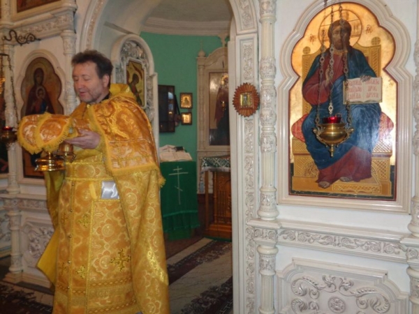 Праздничная Литургия Сретение Господа Бога и Спаса нашего Иисуса Христа в храме Живоначальной Троицы станицы Клетской.