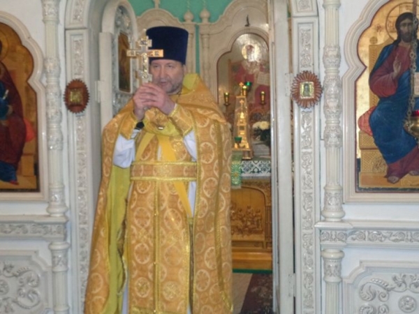В праздник Рождества Христова благочинный Клетского округа совершил Божественную литургию в Храме Живоначальной Троицы.