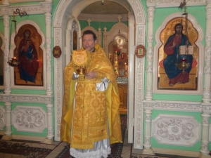 Воскресная Божественная Литургия в храме Живоначальной Троицы ст. Клетской Клетского благочиния.